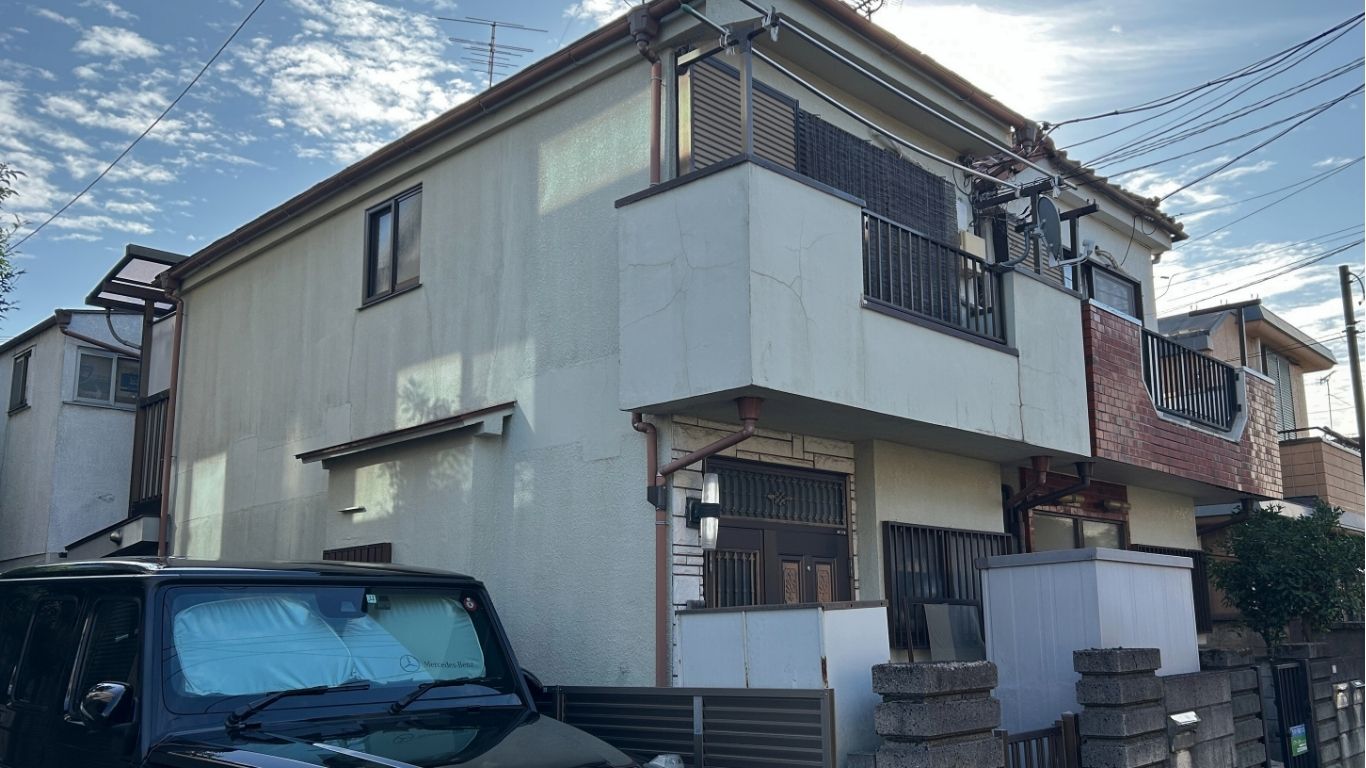 外壁塗装前の戸建住宅の外観