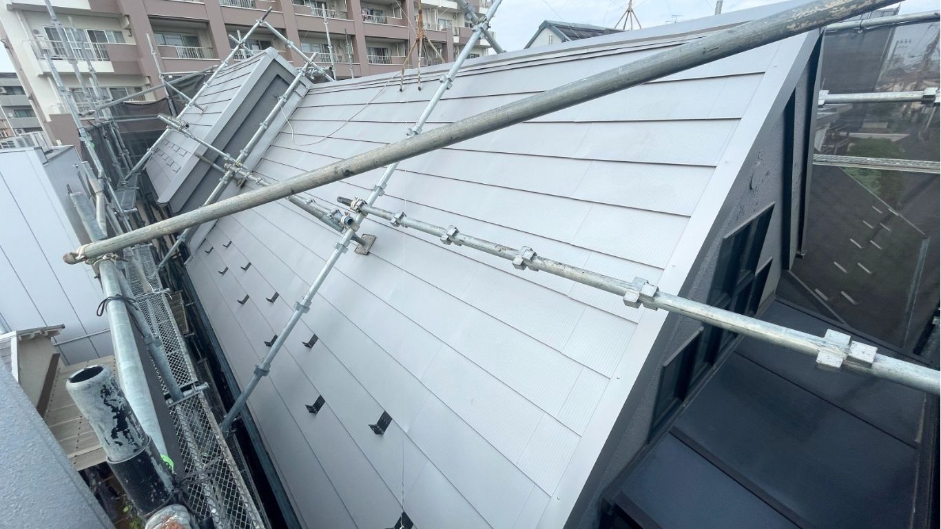 八王子市の屋根カバー工法施工後